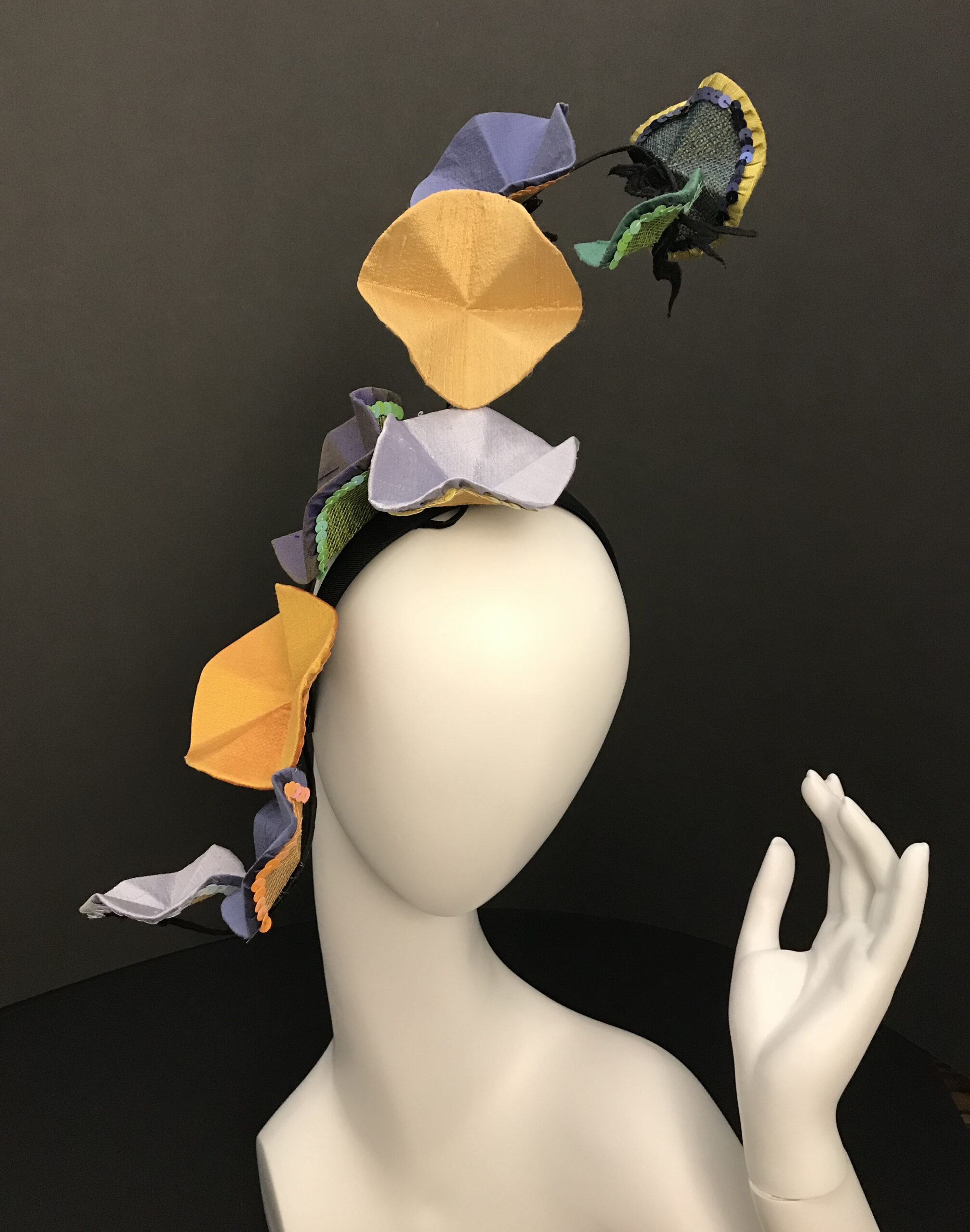Flower garland – derby fascinator - Image 4