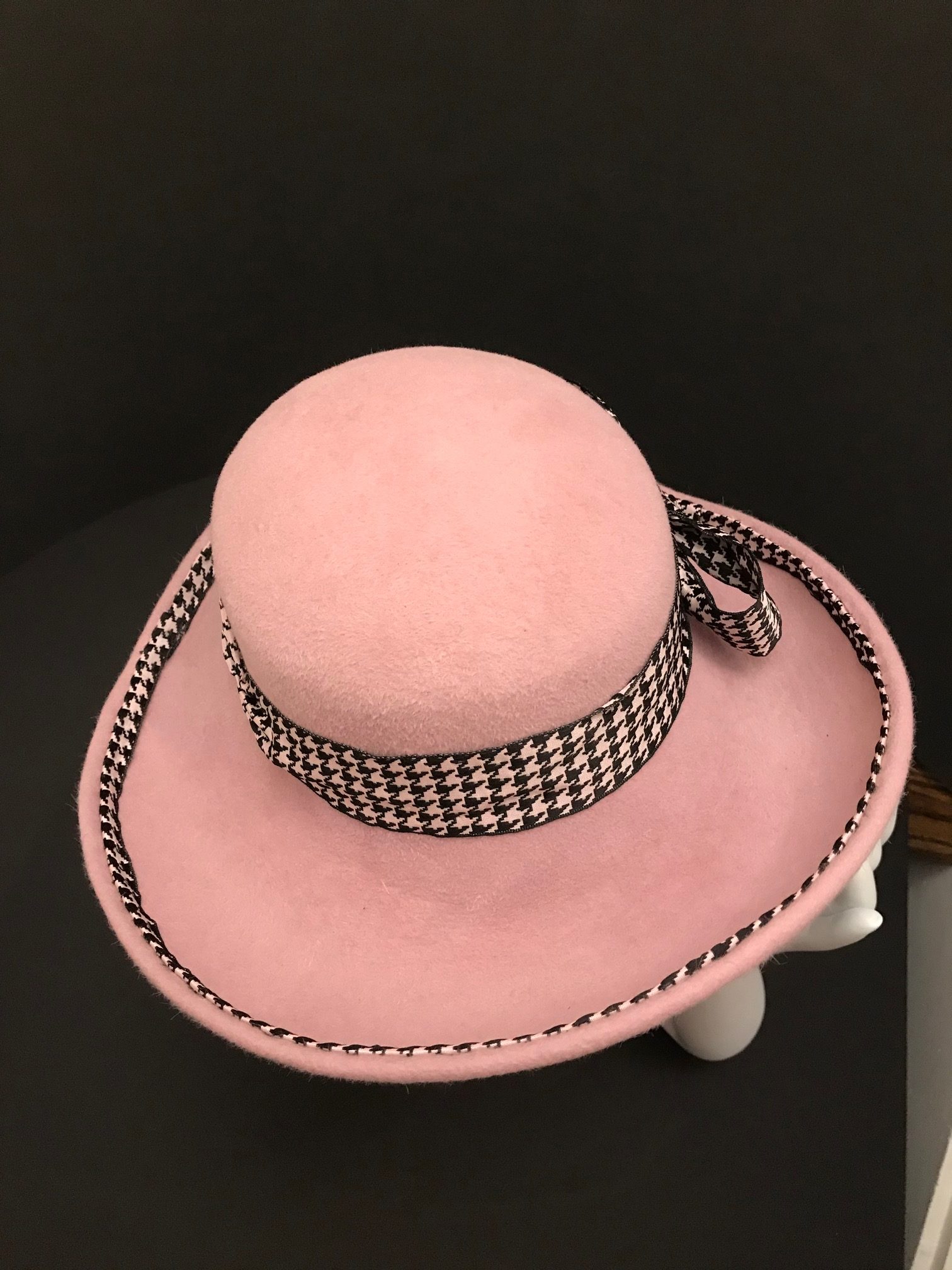 Pink cloche hat - Image 5
