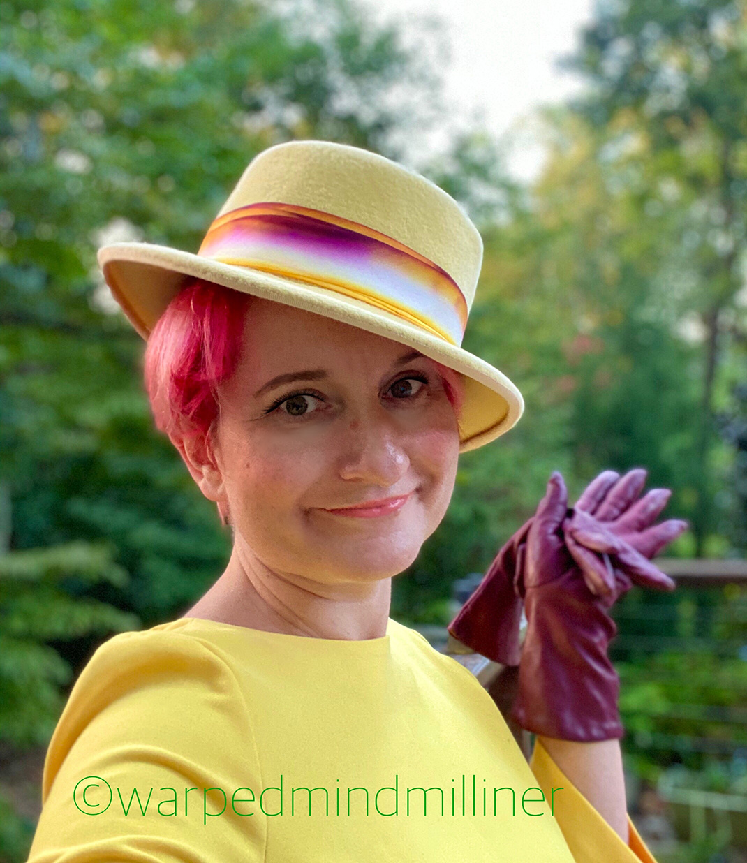 Riding hat in yellow