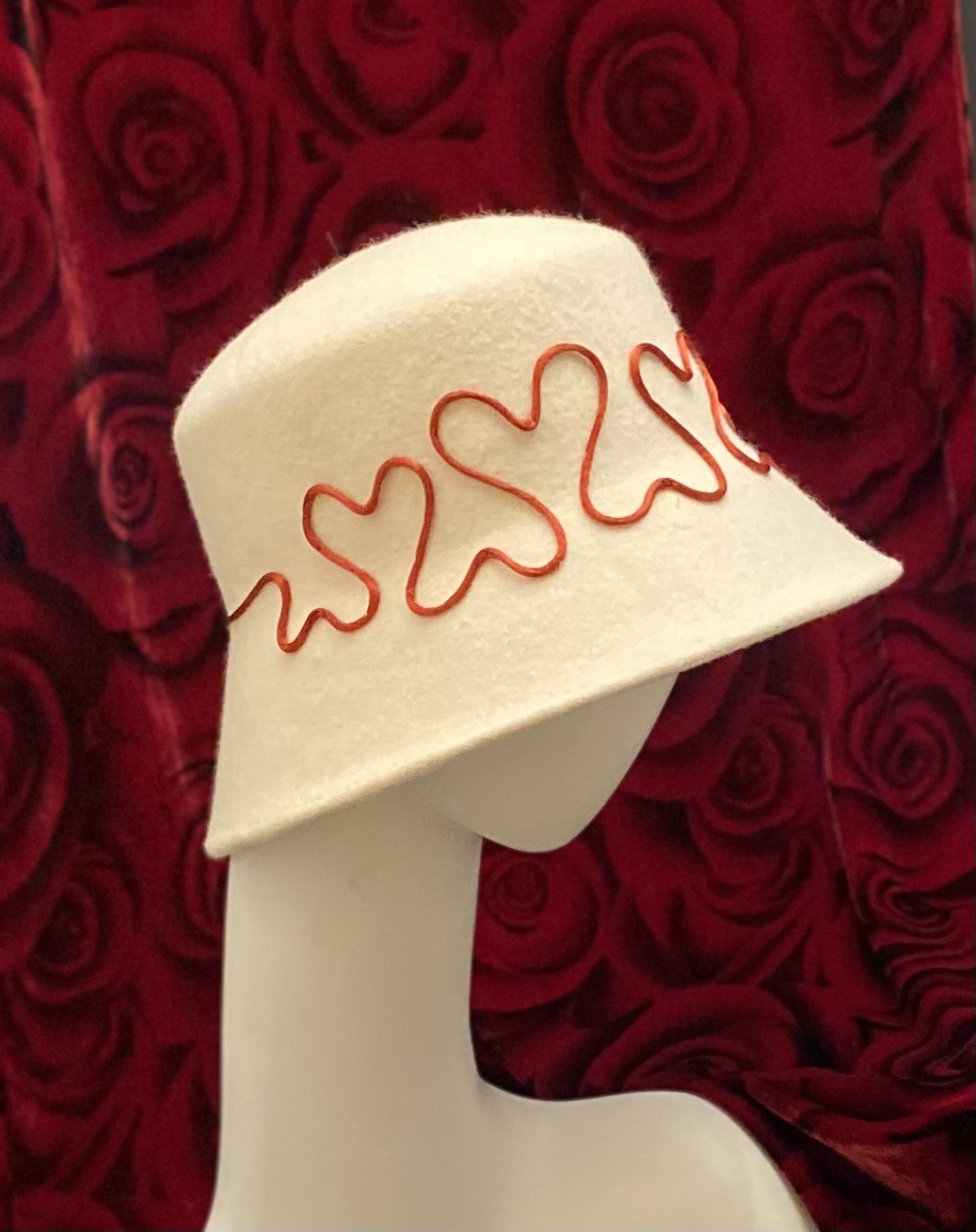 Heart-line Cloche - Image 3