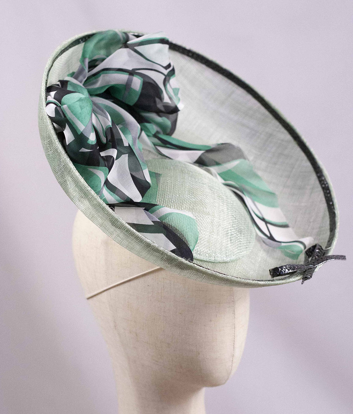 Seafoam green saucer – derby hat - Image 2
