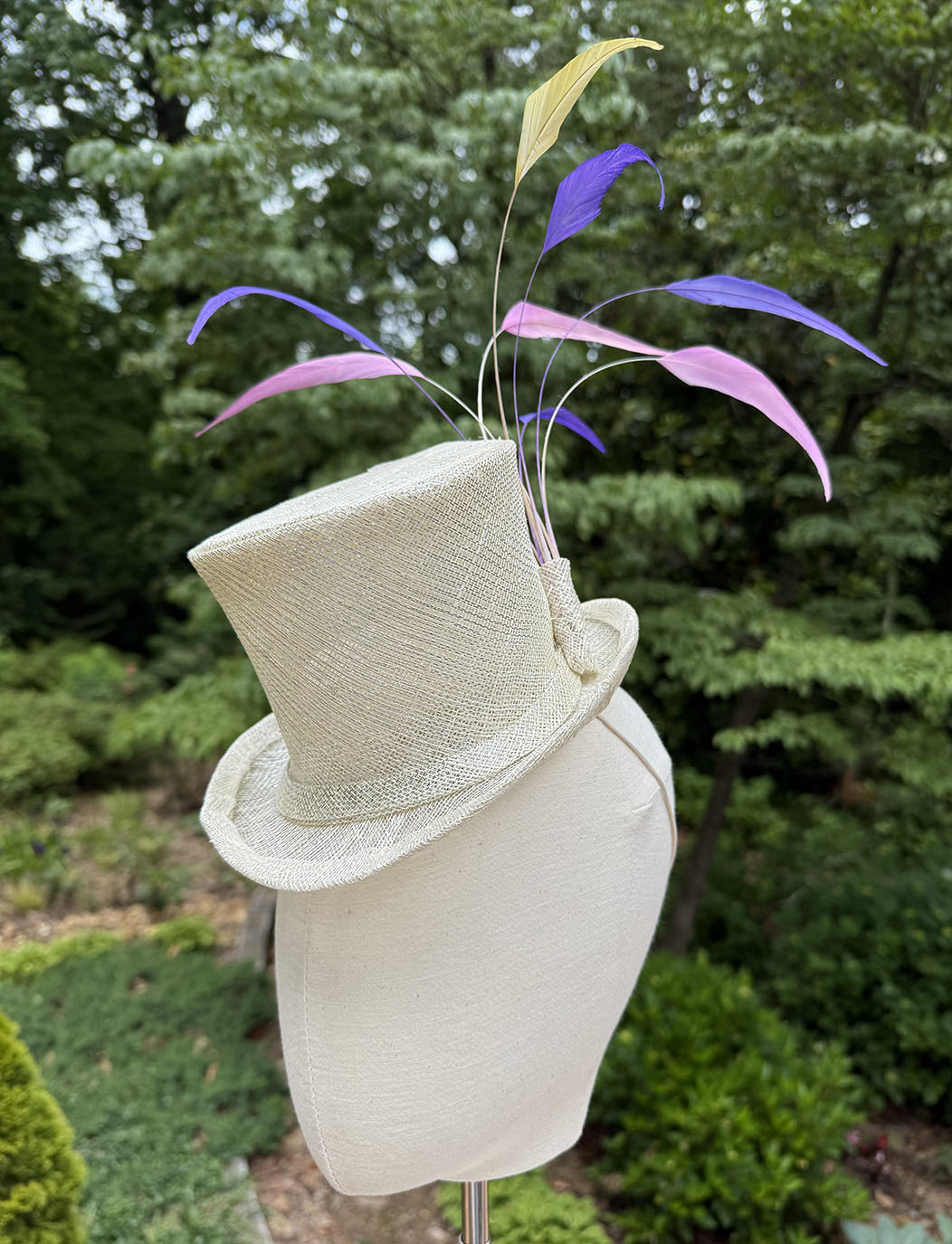 Top hat fascinator in silver cream